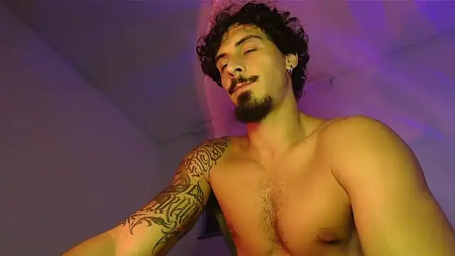 Snapshot of milkoffe chatting on 04.12.26 milkoffe online show from 04.12.26