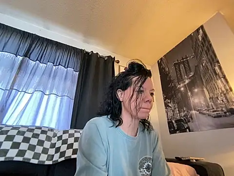 Snapshot of SidneyRaee chatting on 12.05.24 SidneyRaee online show from 12.05.24
