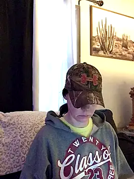 SidneyRaee online show from 12.15.25