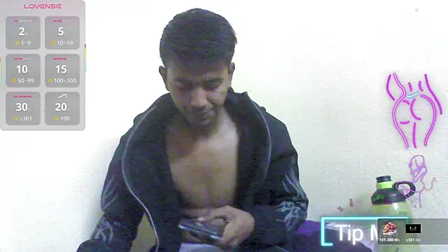 Snapshot of just_fucks chatting on 12.17.25 just fucks online show from 12.17.25