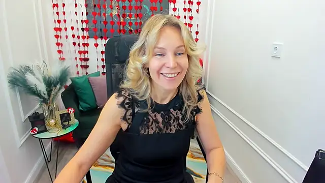 Snapshot of Sinty_Devis chatting on 02.10.26 Sinty Devis online show from 02.10.26