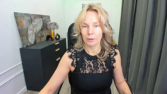 Sinty Devis online show from 04.07.26