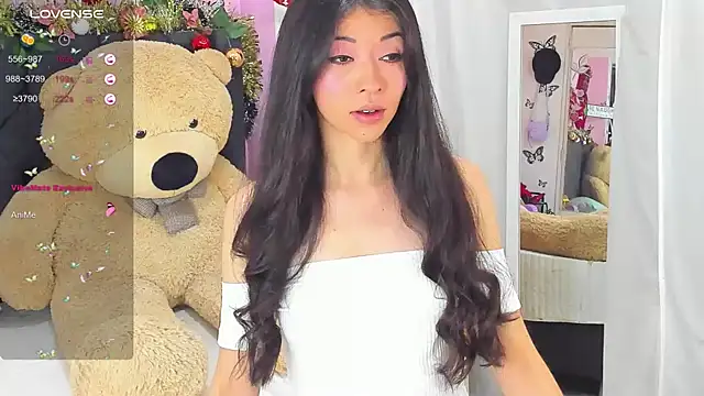 SophiaLiu online show from 12.07.24