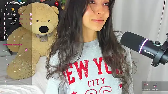 SophiaLiu online show from 12.15.24