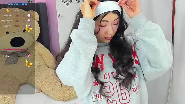 SophiaLiu online show from 01.30.25