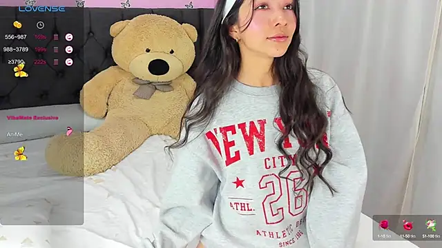 SophiaLiu online show from 01.30.25