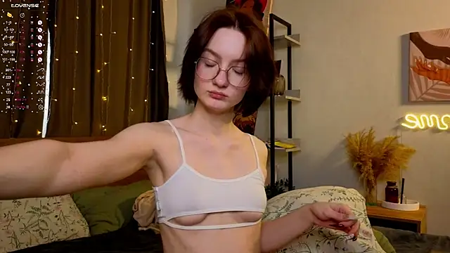 IdaValenti online show from 02.17.25