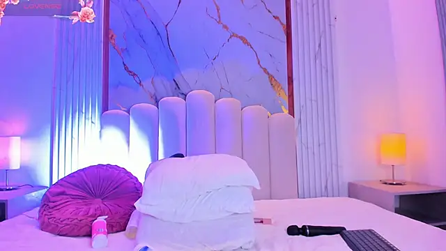 Snapshot of carolriveraa_ chatting on 03.01.25 carolriveraa online show from 03.01.25