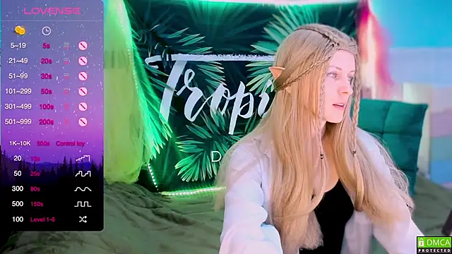 Snapshot of Flash_Summer chatting on 12.16.24 Flash Summer online show from 12.16.24