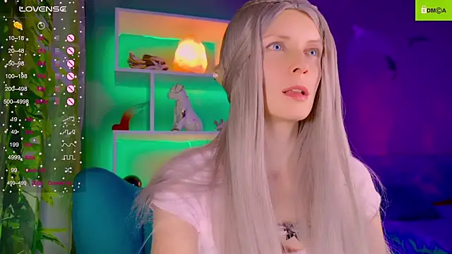 Flash Summer online show from 10.22.25