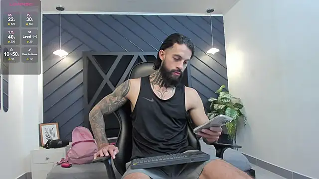 Snapshot of Apolo_Bianco_ chatting on 09.18.25 Apolo Bianco online show from 09.18.25