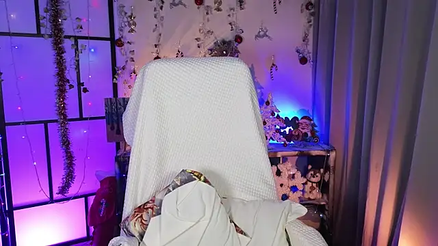 Snapshot of ImBonBon chatting on 12.23.25 ImBonBon online show from 12.23.25