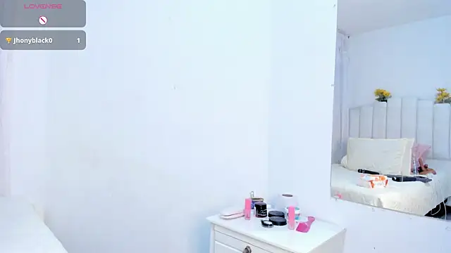 RoxannaBlanche online show from 12.04.25