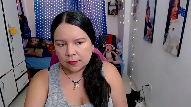 Snapshot of claryssa_ chatting on 12.02.25 claryssa online show from 12.02.25