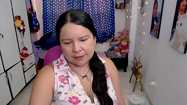 Snapshot of claryssa_ chatting on 02.05.26 claryssa online show from 02.05.26