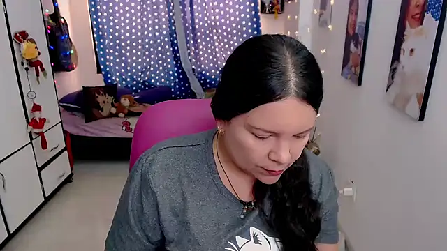 Snapshot of claryssa_ chatting on 02.26.26 claryssa online show from 02.26.26