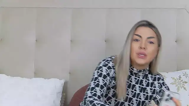 stacya10 online show from 12.22.24