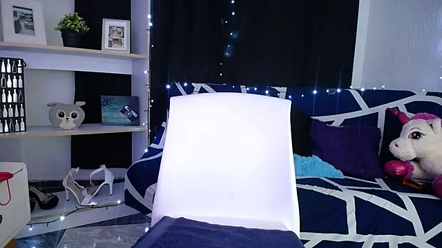 Snapshot of BellaLiz_ chatting on 01.25.25 BellaLiz online show from 01.25.25