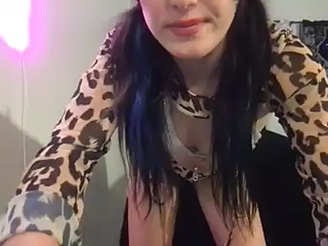 Snapshot of kittycatkendra chatting on 12.14.24 kittycatkendra online show from 12.14.24