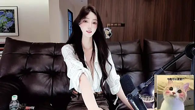 Snapshot of -Aricia- chatting on 06.21.26 -Aricia- online show from 06.21.26