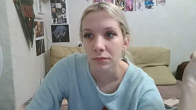 Snapshot of -GoldenGirl- chatting on 01.25.25 -GoldenGirl- online show from 01.25.25