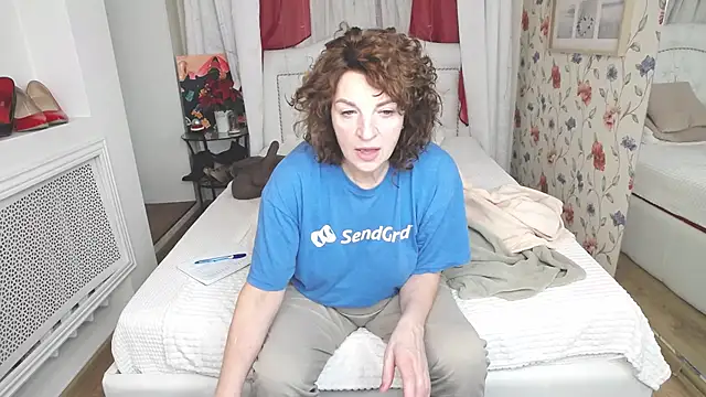 AmiHotGranny online show from 02.17.26