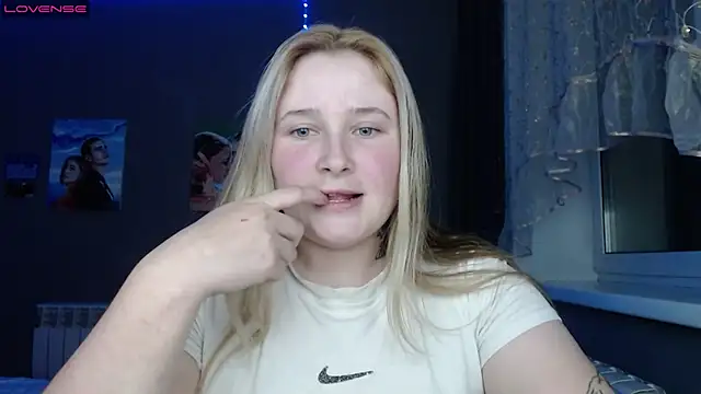 Light Luna online show from 10.24.25