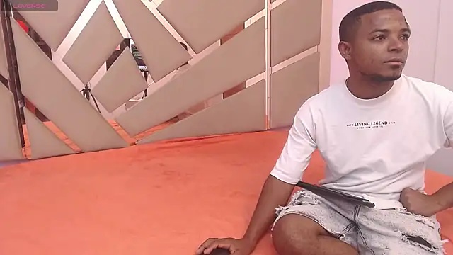 Snapshot of you_and_i9 chatting on 10.14.25 you and i9 online show from 10.14.25