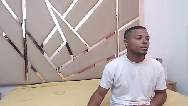 Snapshot of you_and_i9 chatting on 10.25.25 you and i9 online show from 10.25.25