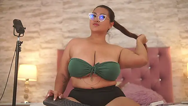 IsabellMendez  online show from 01.15.25