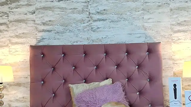 IsabellMendez  online show from 02.19.25