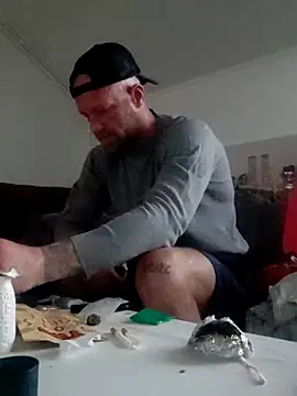 eltoulou online show from 03.18.25