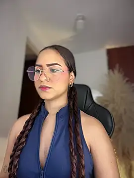 Snapshot of gretta_kler1 chatting on 05.14.26 gretta kler1 online show from 05.14.26