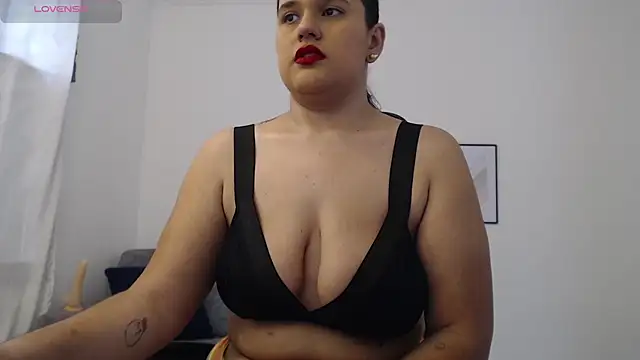 Snapshot of natalia_curvy1 chatting on 09.24.25 natalia curvy1 online show from 09.24.25