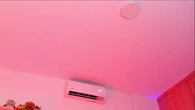 Snapshot of rose_saenz chatting on 10.10.25 rose saenz online show from 10.10.25