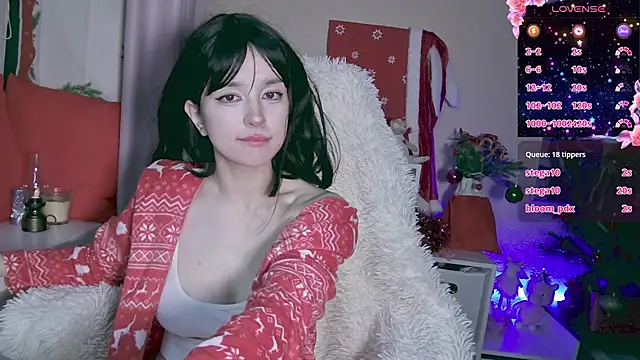 Snapshot of berrybaebaby chatting on 12.26.24 berrybaebaby online show from 12.26.24