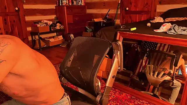 Snapshot of HARD_2QUIT chatting on 12.18.24 HARD 2QUIT online show from 12.18.24