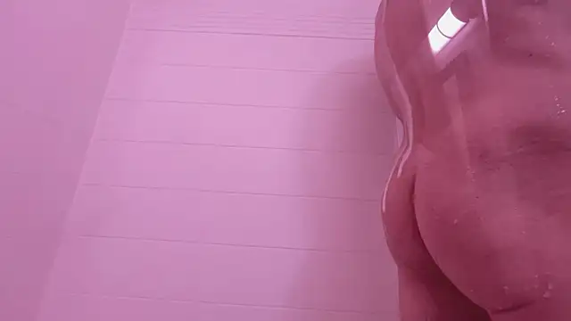 Snapshot of HARD_2QUIT chatting on 02.04.25 HARD 2QUIT online show from 02.04.25