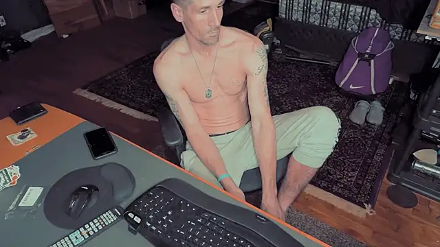 Snapshot of HARD_2QUIT chatting on 02.07.25 HARD 2QUIT online show from 02.07.25