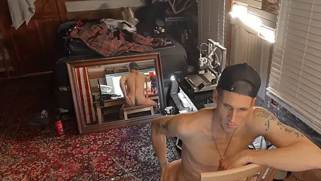 Snapshot of HARD_2QUIT chatting on 02.28.25 HARD 2QUIT online show from 02.28.25