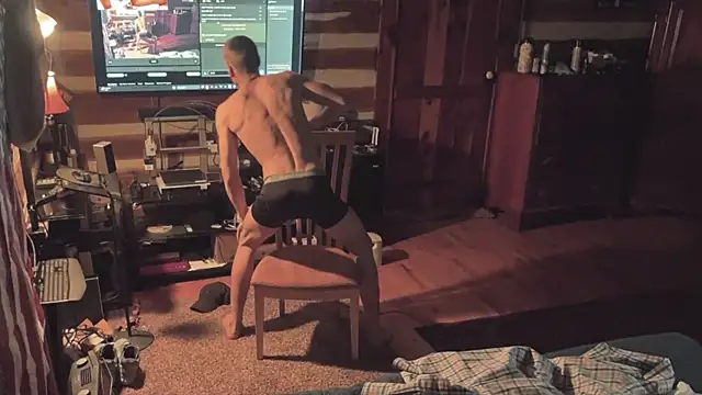 Snapshot of HARD_2QUIT chatting on 03.07.25 HARD 2QUIT online show from 03.07.25