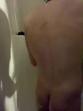 Snapshot of HARD_2QUIT chatting on 03.08.25 HARD 2QUIT online show from 03.08.25