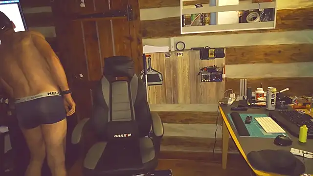 Snapshot of HARD_2QUIT chatting on 09.09.25 HARD 2QUIT online show from 09.09.25