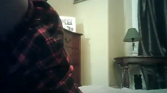 Snapshot of CaramelDipper chatting on 12.15.24 CaramelDipper online show from 12.15.24