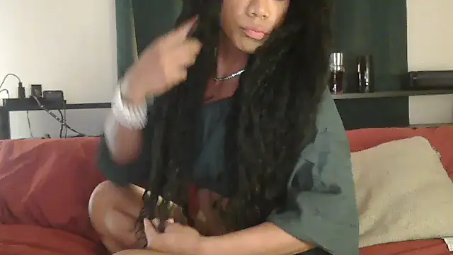 Snapshot of CaramelDipper chatting on 11.20.25 CaramelDipper online show from 11.20.25