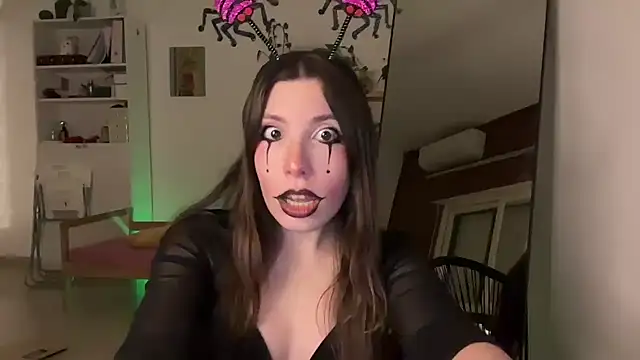 CringeButCute online show from 10.18.25