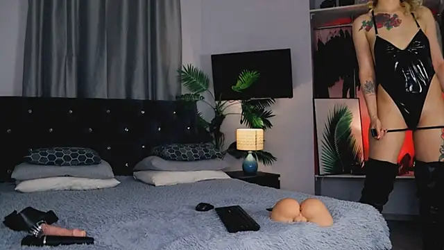 InvitingTina online show from 02.27.25