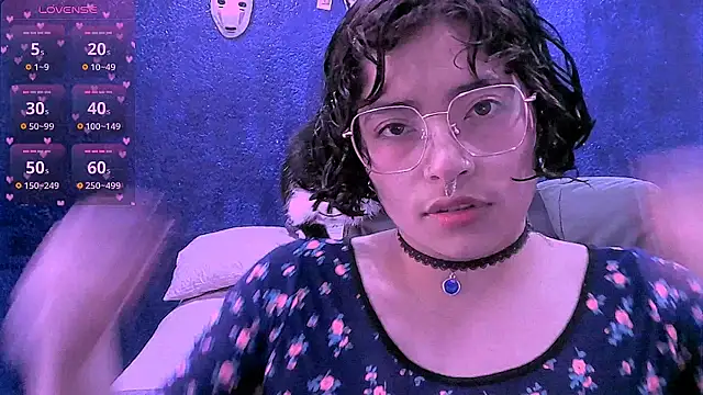 Snapshot of NinaYellow chatting on 07.13.26 NinaYellow online show from 07.13.26