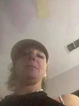 Everlyrose27 online show from 12.21.24