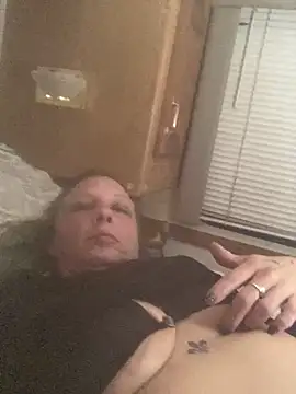 Everlyrose27 online show from 12.31.24